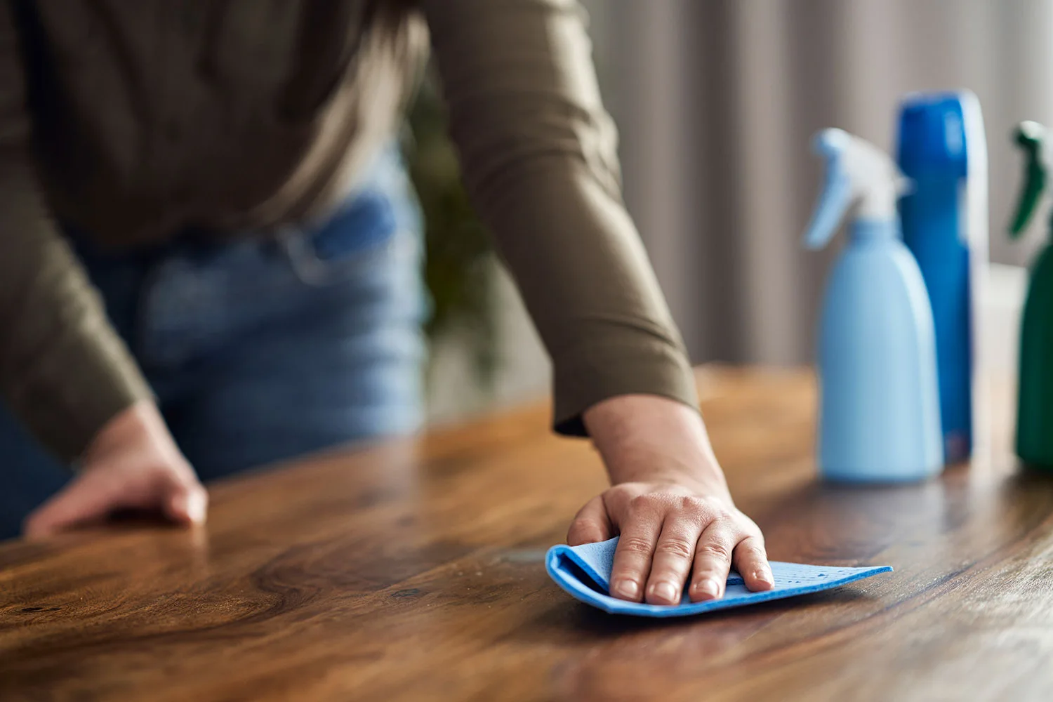 Professional sofa and upholstery cleaning in a Montreal living room