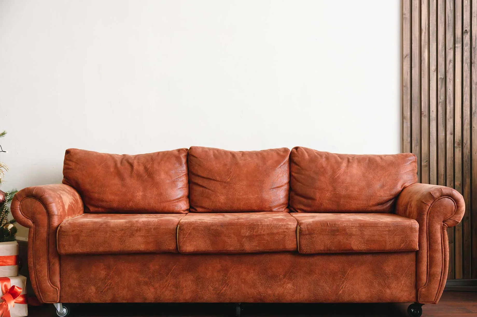 Leather sofa repair and conditioning in Montreal